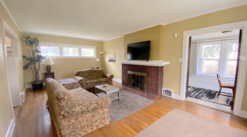 Maple 2 living room